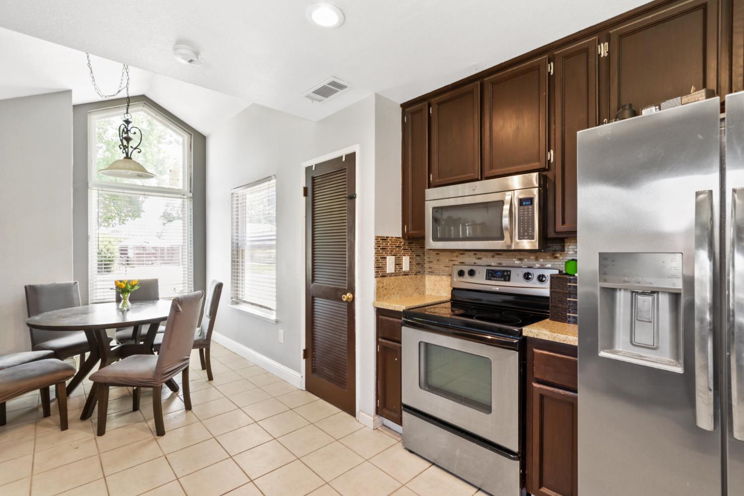 Misty Meadow Way, Elk Grove, California image 9