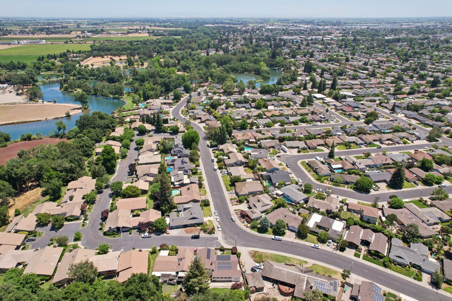 Le Bec Court, Lodi, California image 40