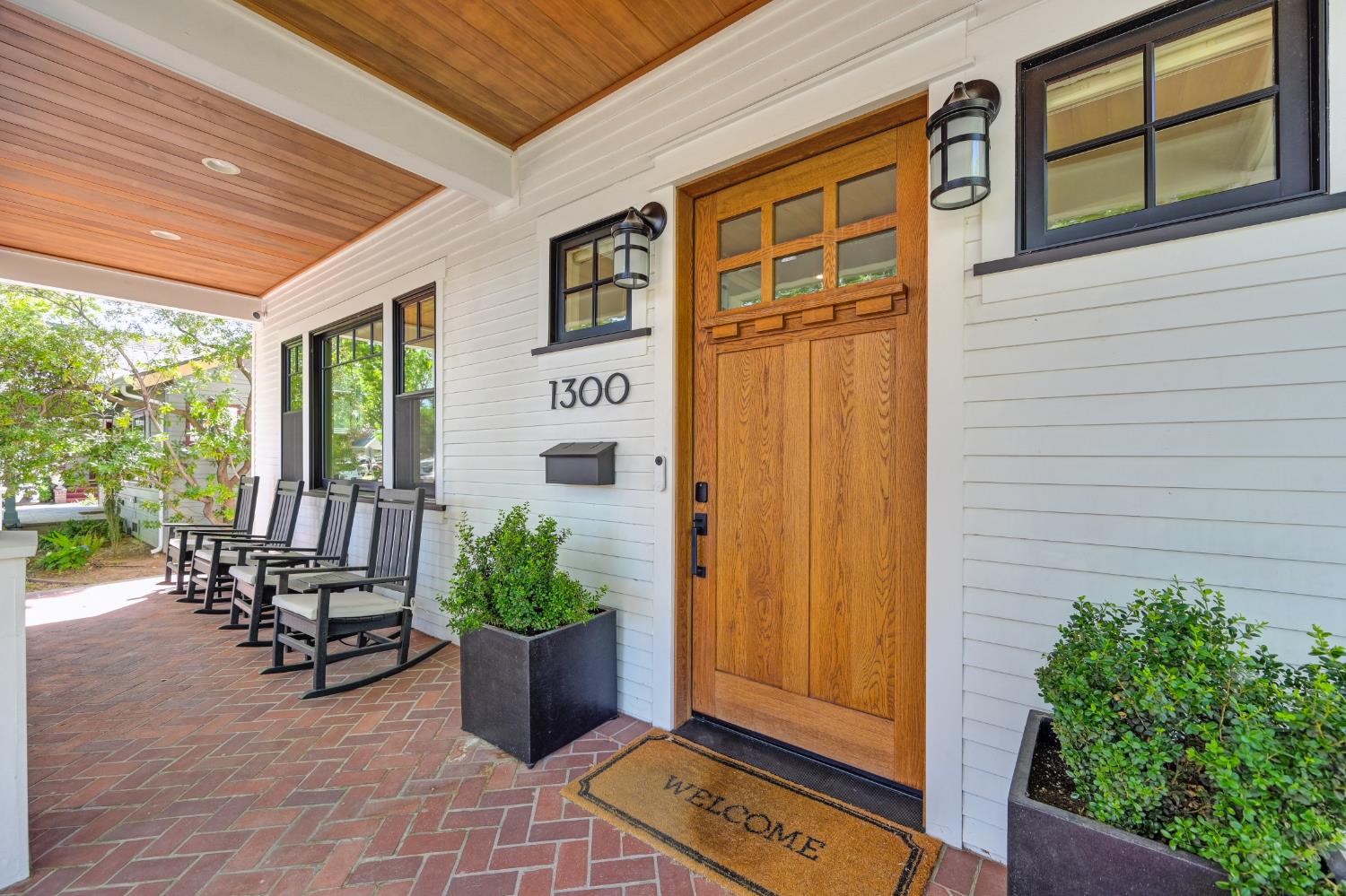 35th Street, Sacramento, California image 3