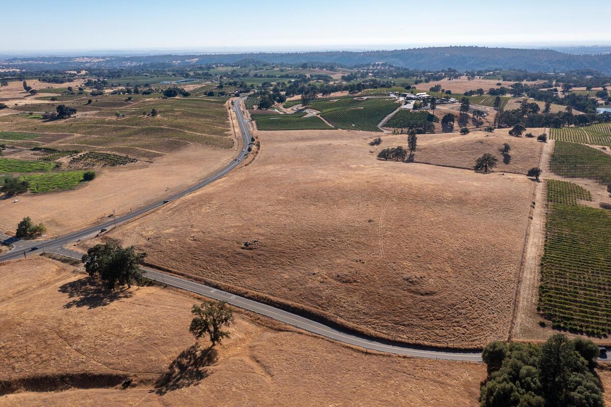 E Shenandoah Road, Plymouth, California image 31