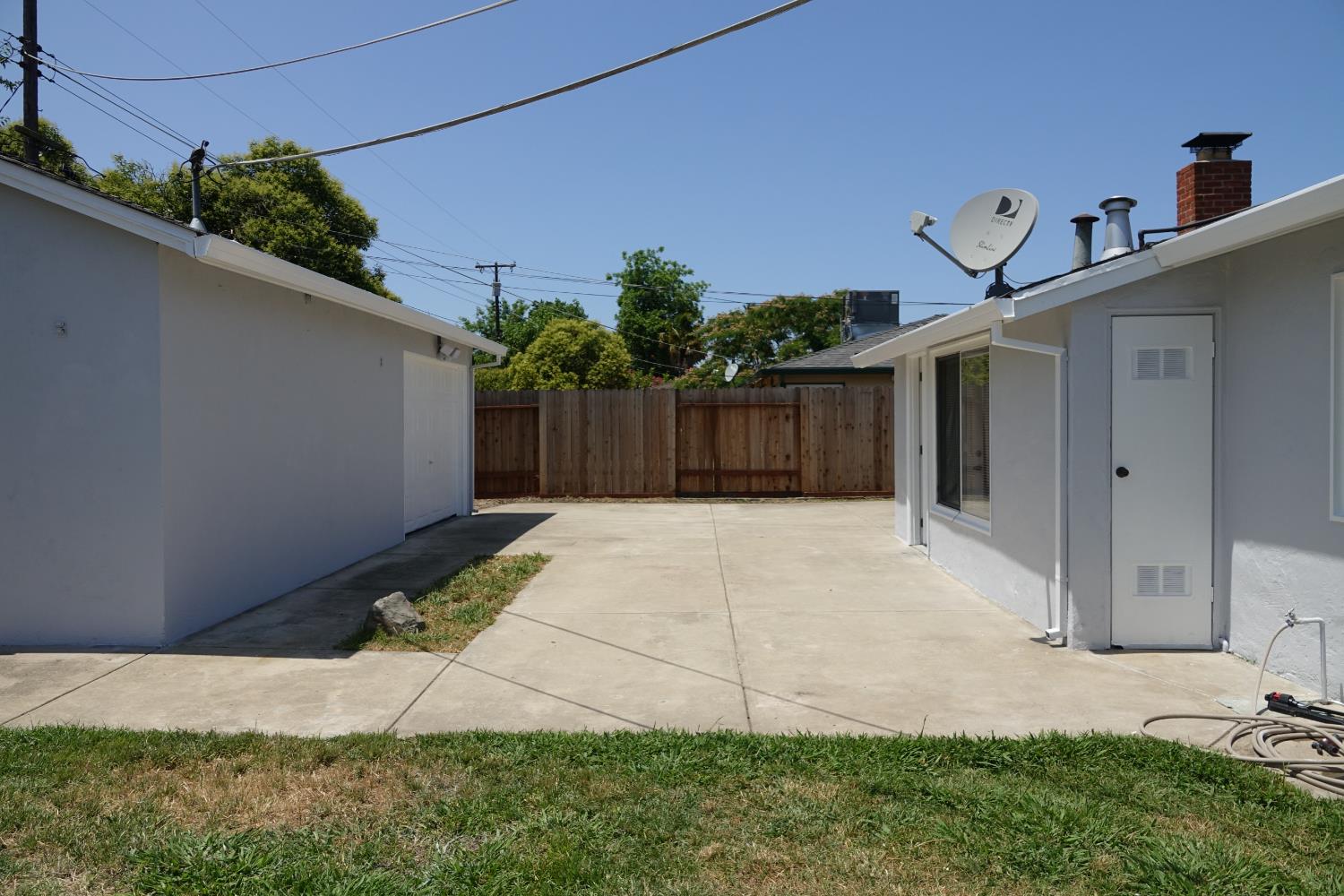 Hurley Way, Sacramento, California image 25
