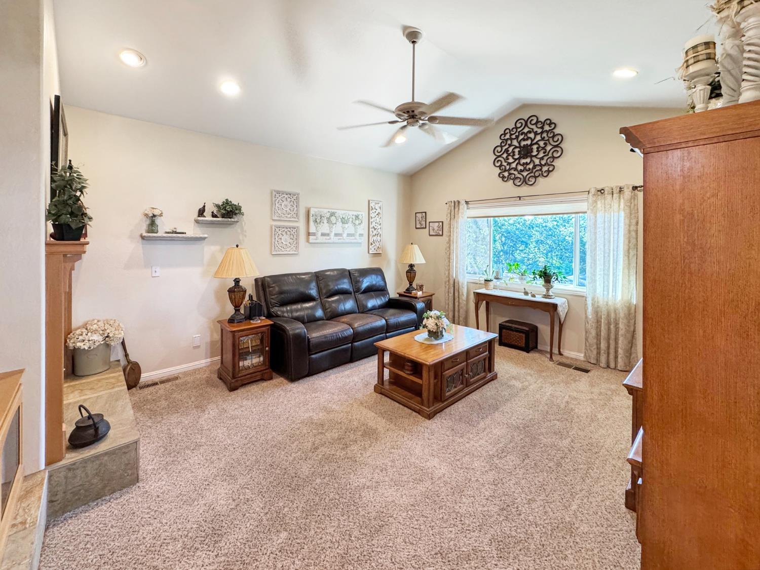 Upper Circle Drive, Grass Valley, California image 3