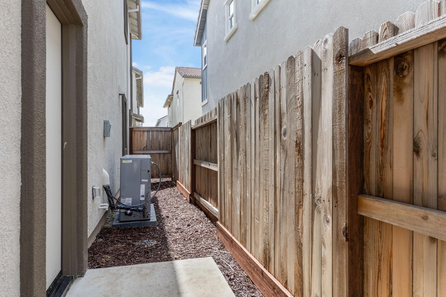 Cumberland Drive, Roseville, California image 33