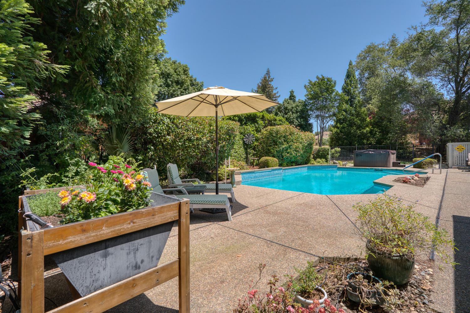 Guadalupe Drive, Rancho Murieta, California image 36