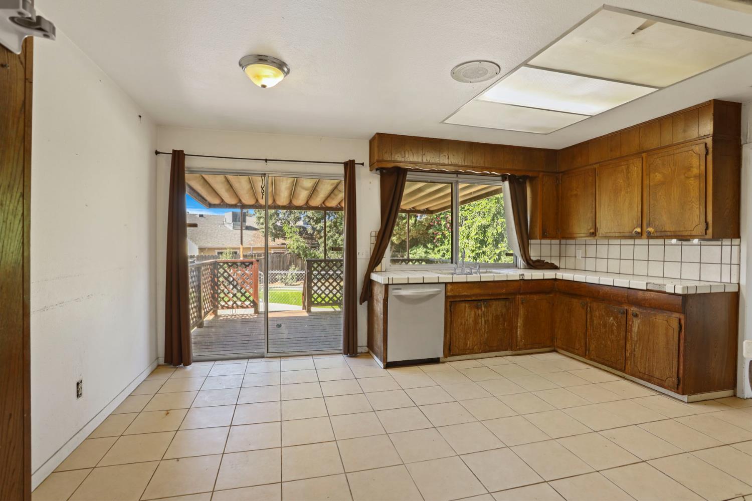 Winston Drive, Stockton, California image 12