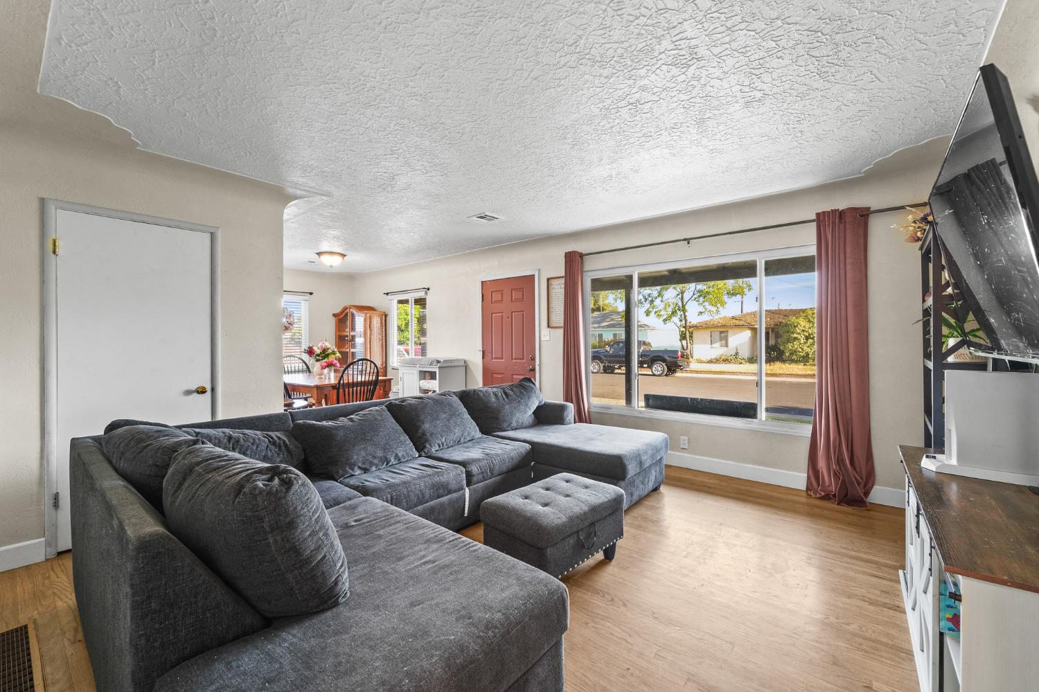 Dot Way, Manteca, California image 8