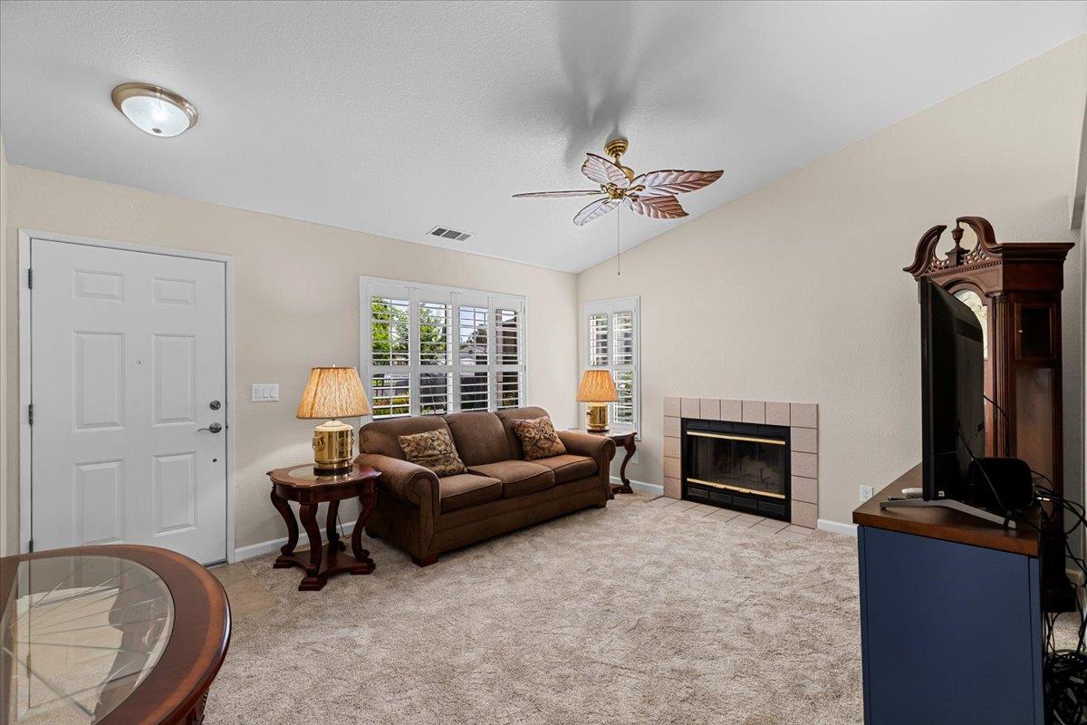 Bobolink Court, Newman, California image 9