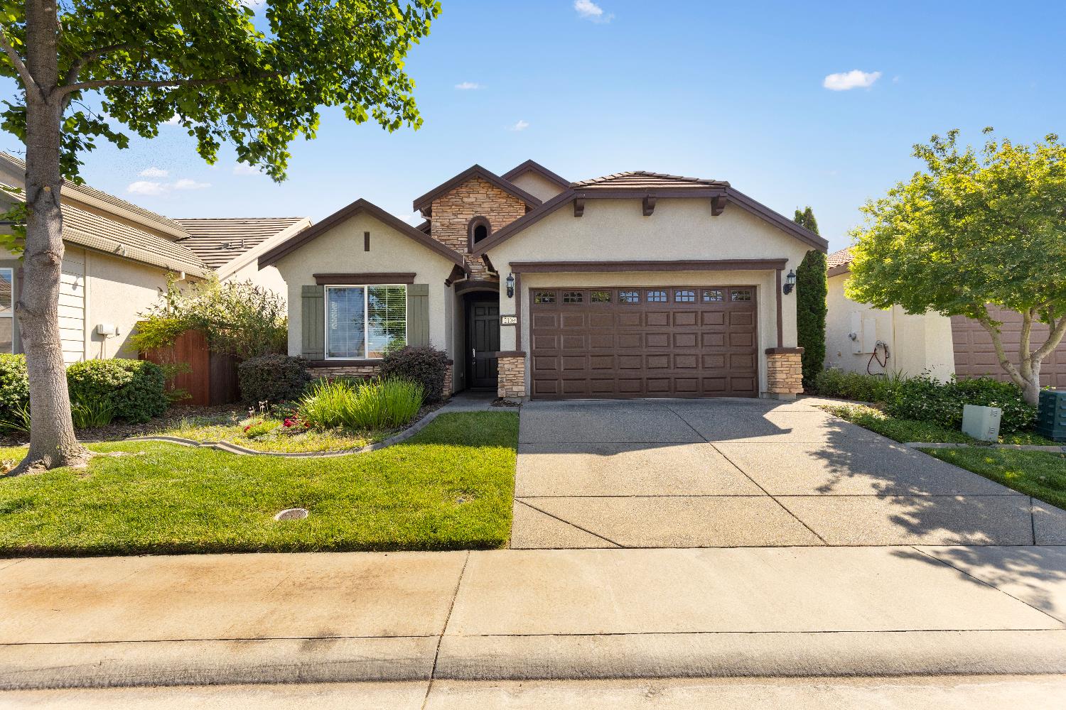 Harpford Drive, Roseville, California image 2