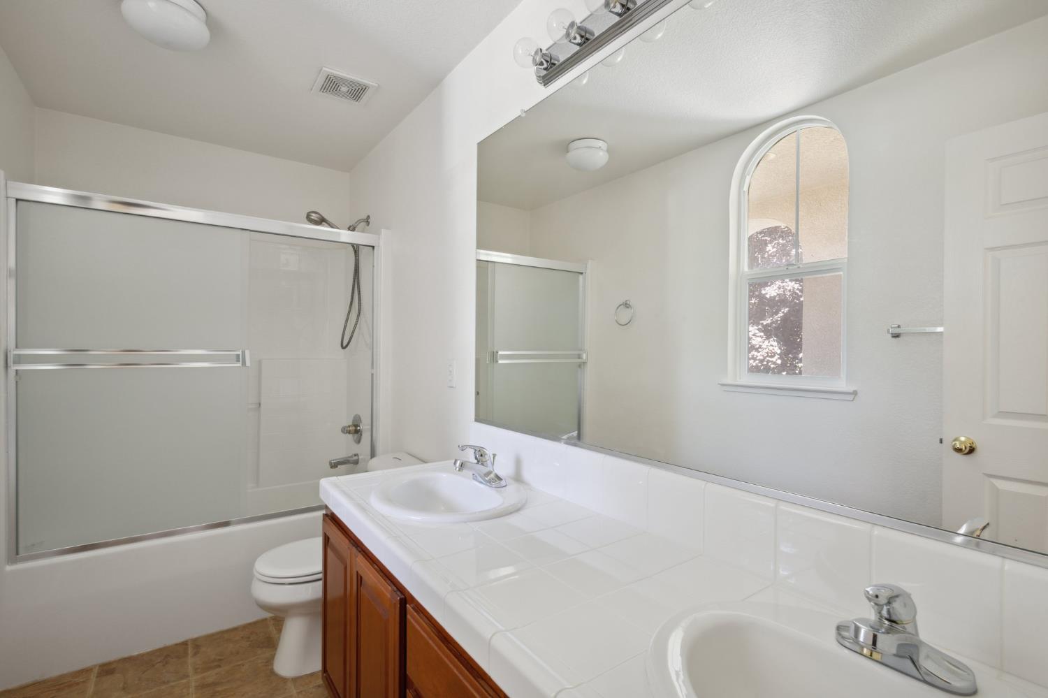 Sarazen Place, Patterson, California image 32