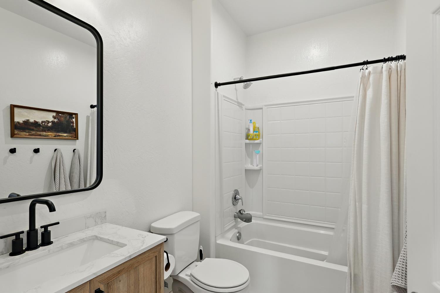 Alma Court, Chowchilla, California image 12