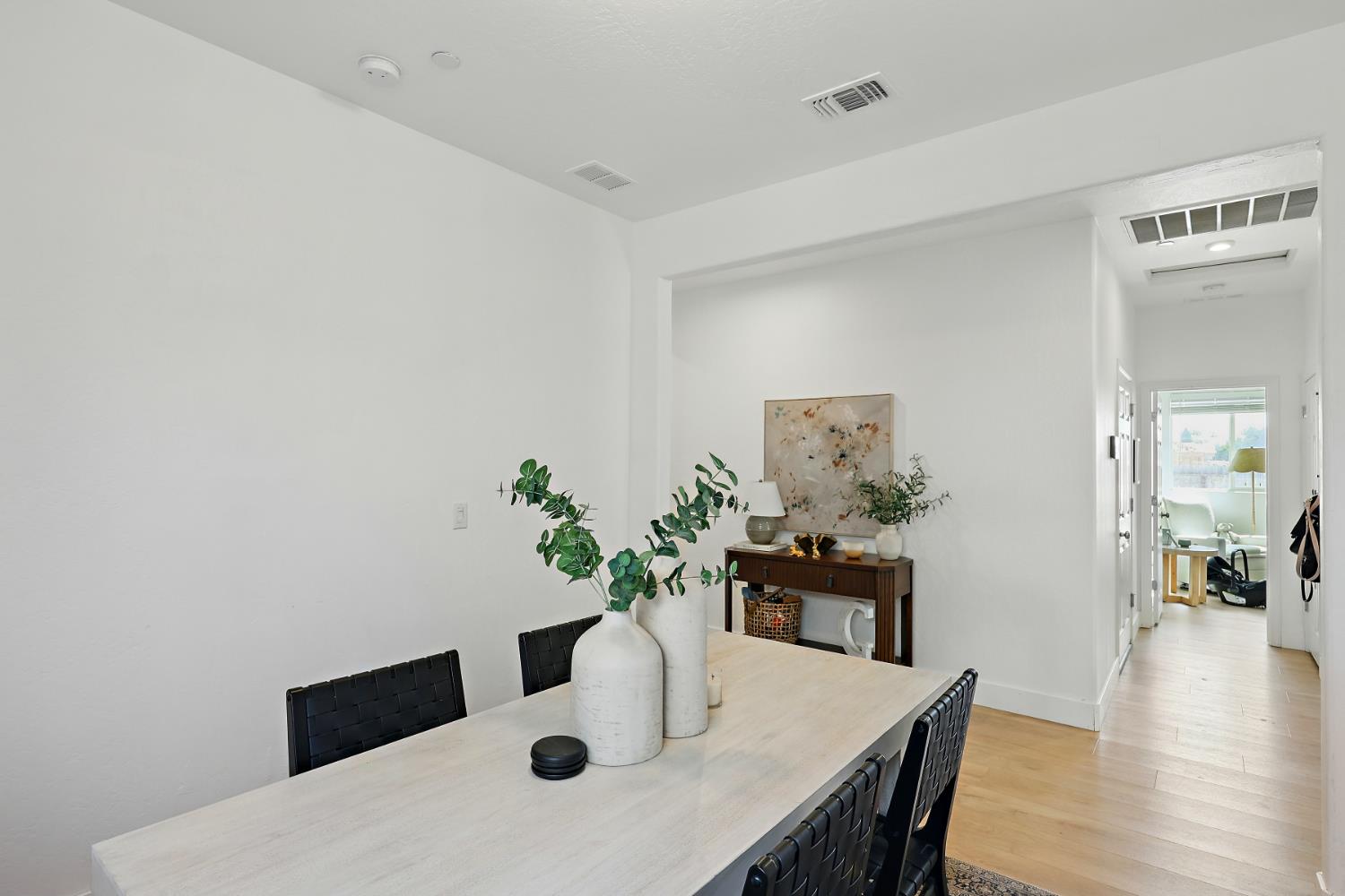 Alma Court, Chowchilla, California image 5