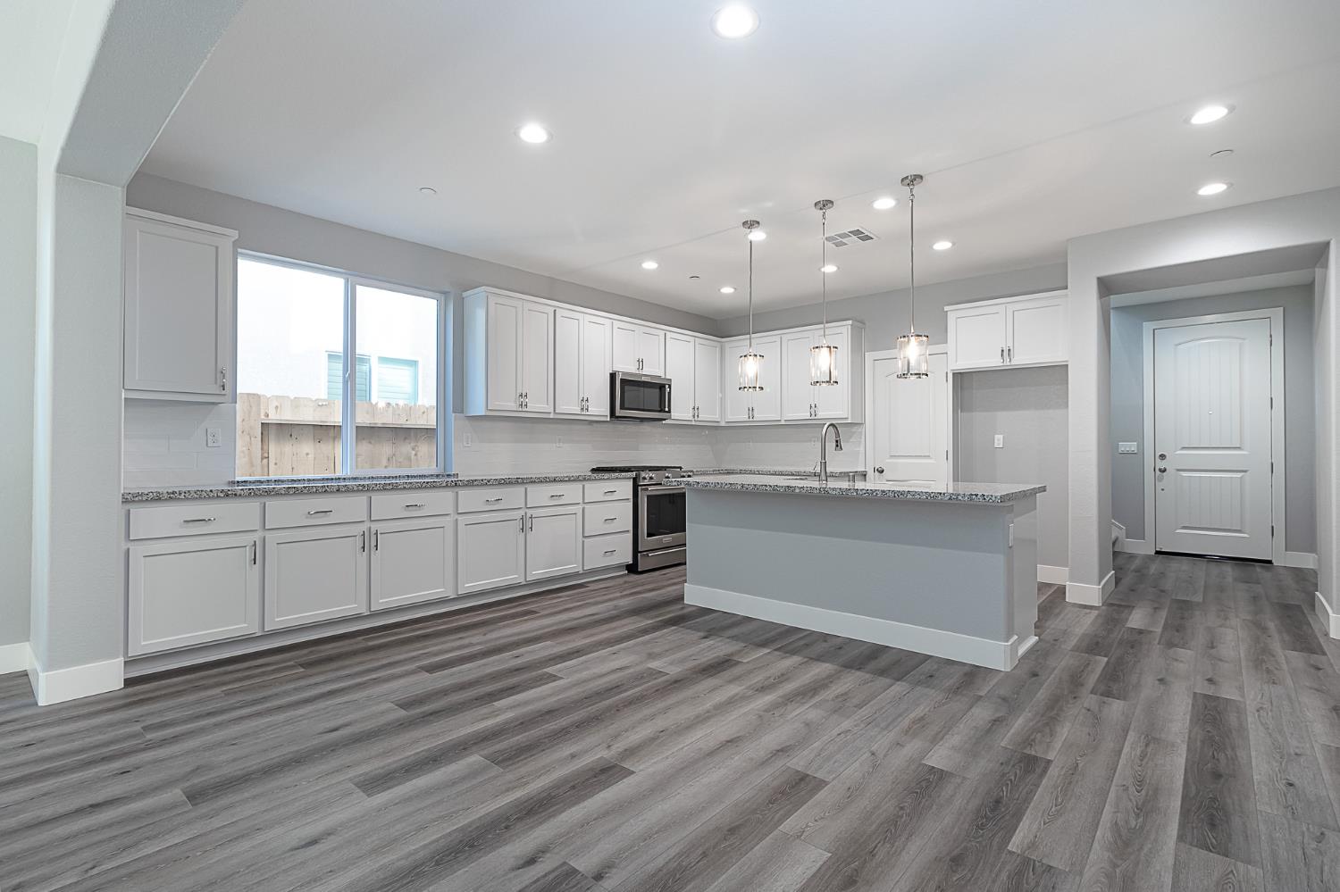 Meadowlands Drive, Oakdale, California image 9
