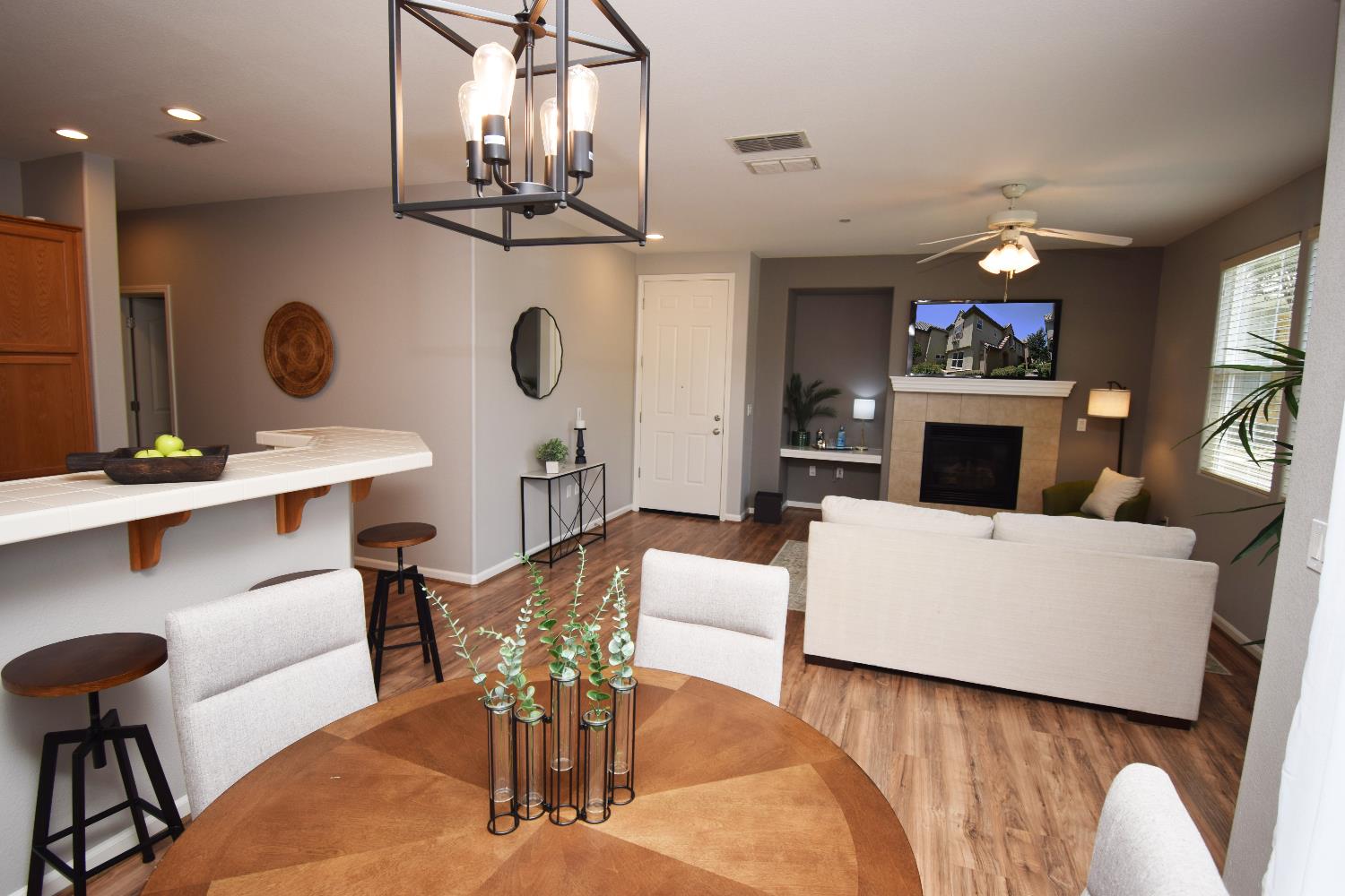 Dante Circle, Roseville, California image 9