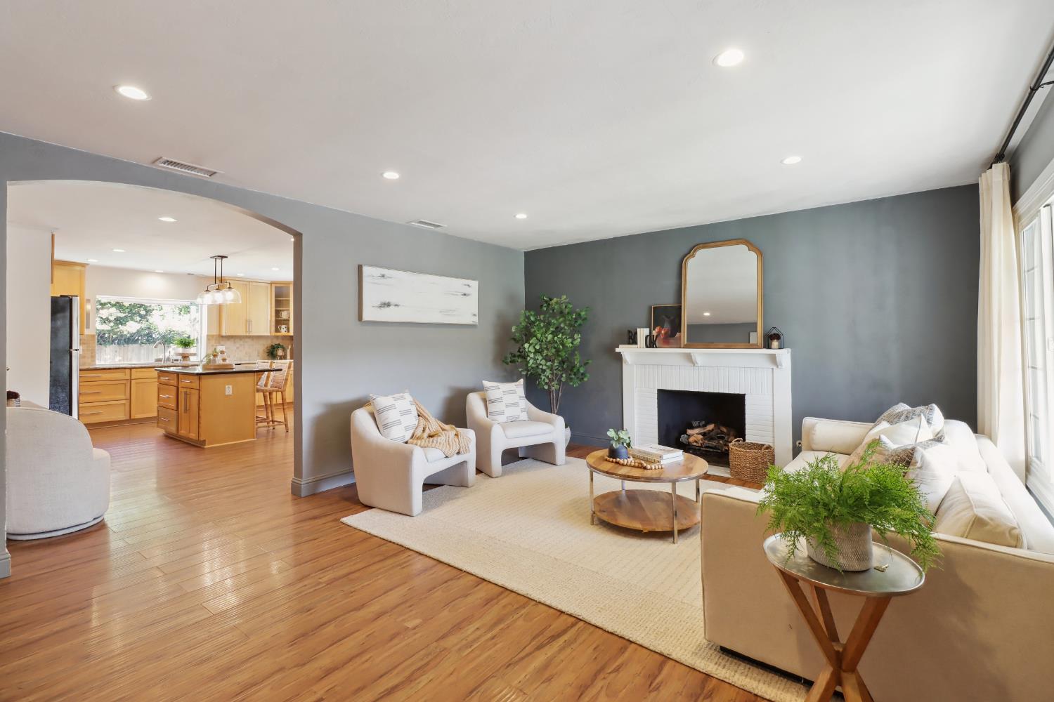 Saint Mathews Drive, Sacramento, California image 3