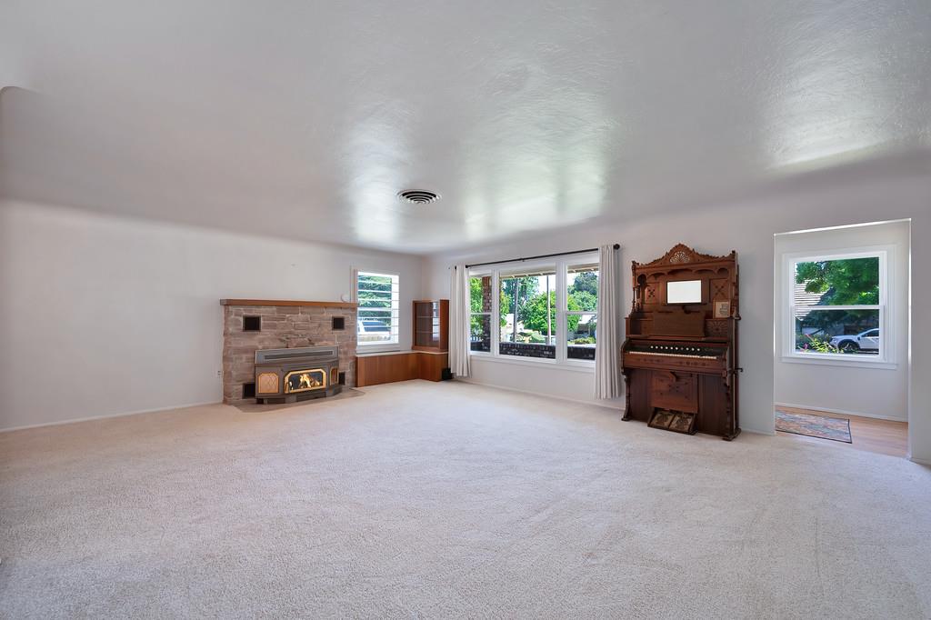 Helen Avenue, Yuba City, California image 11