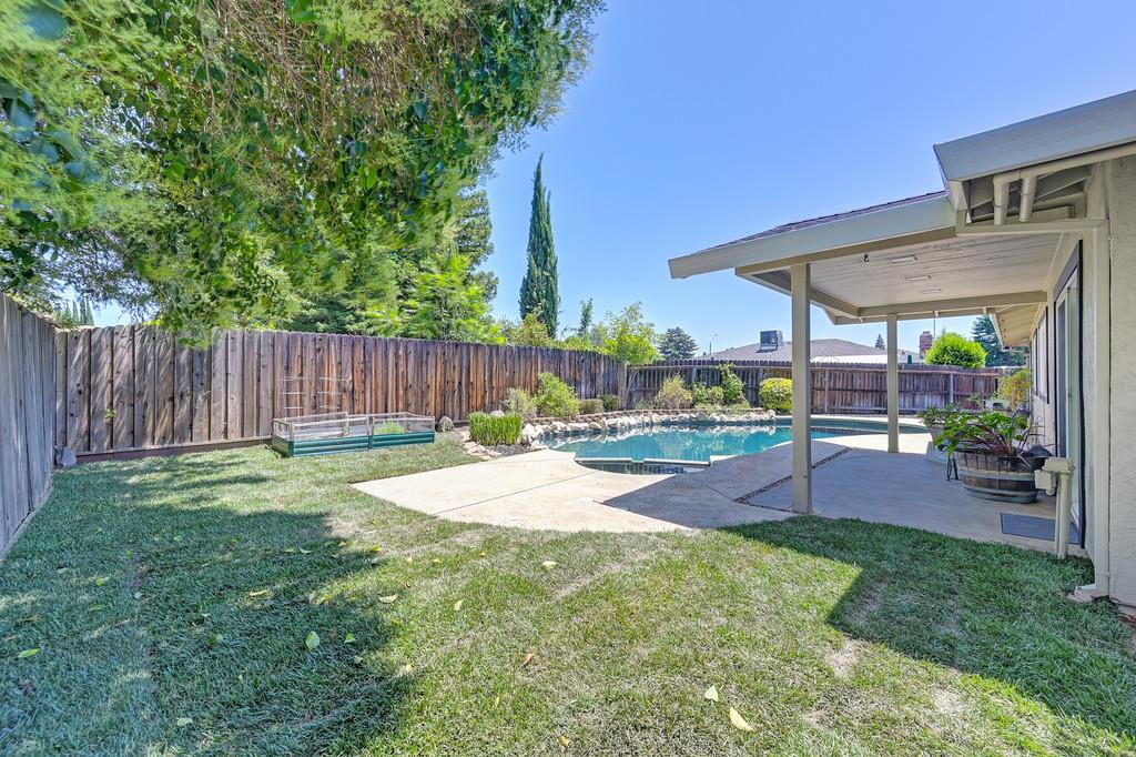 Mallard Lane, Roseville, California image 38