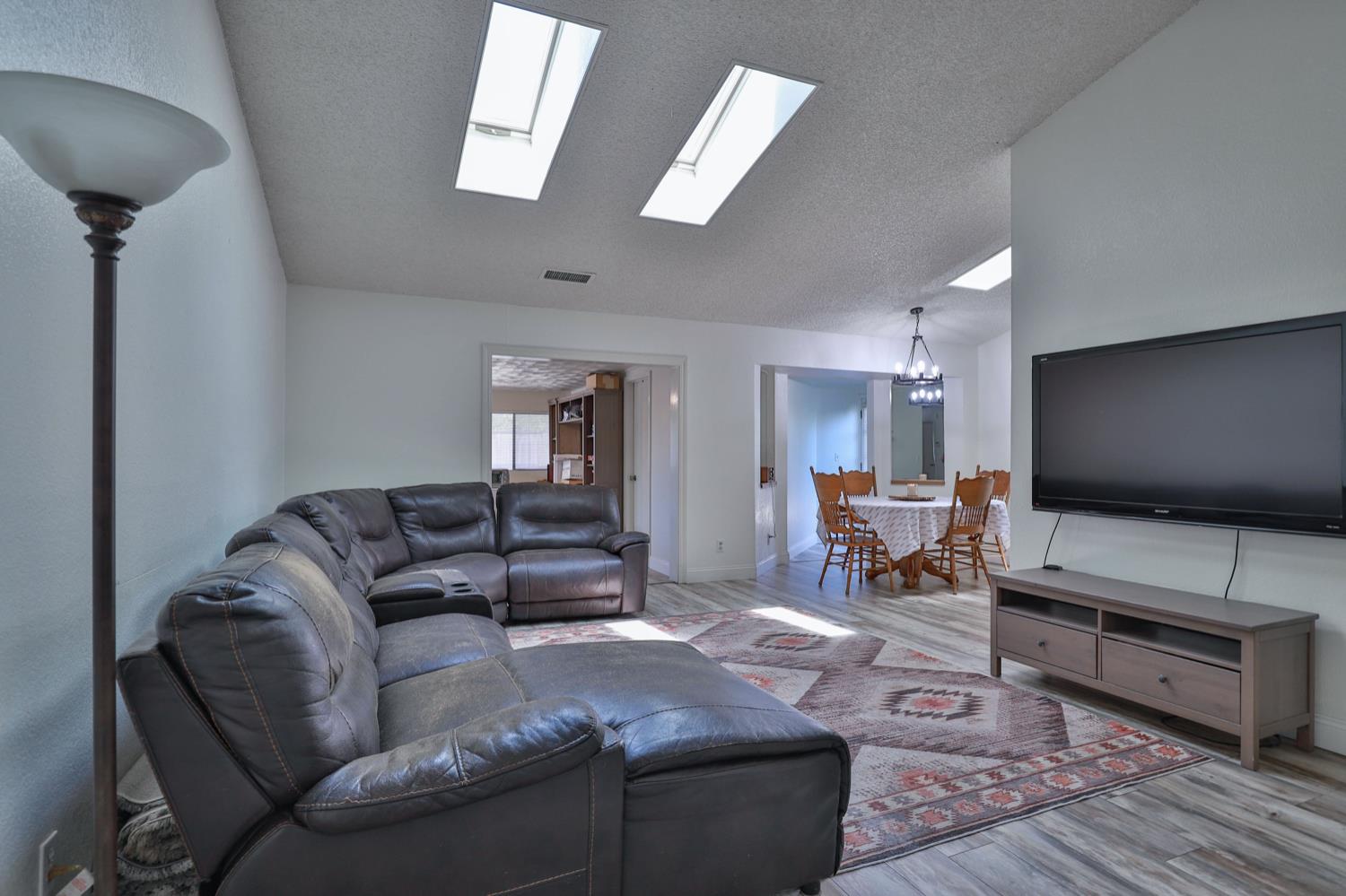 Falcon Meadow Dr Drive, Elk Grove, California image 13