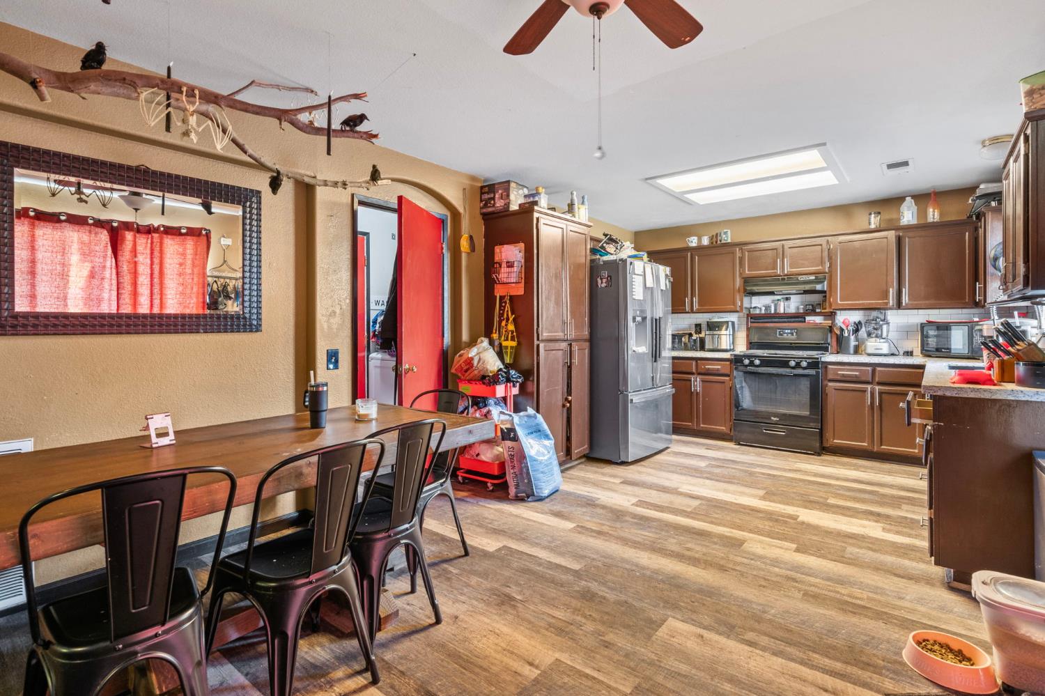 Laurenburg Avenue, Modesto, California image 9