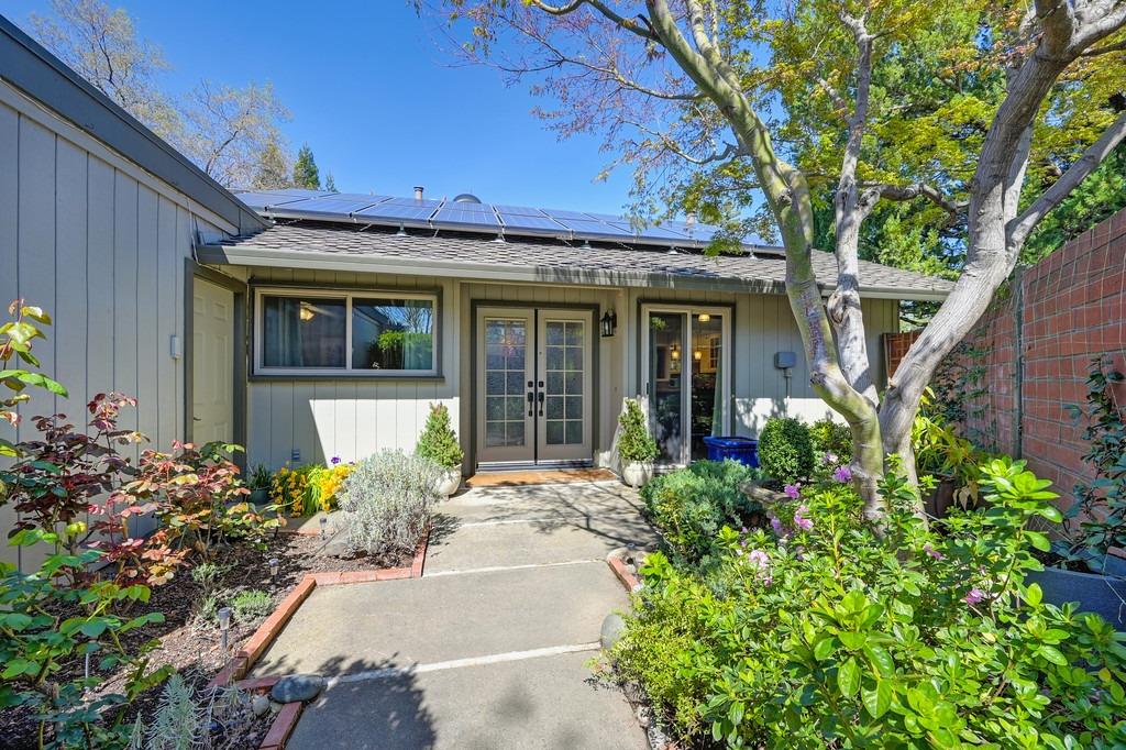Bluff Lane, Fair Oaks, California image 2