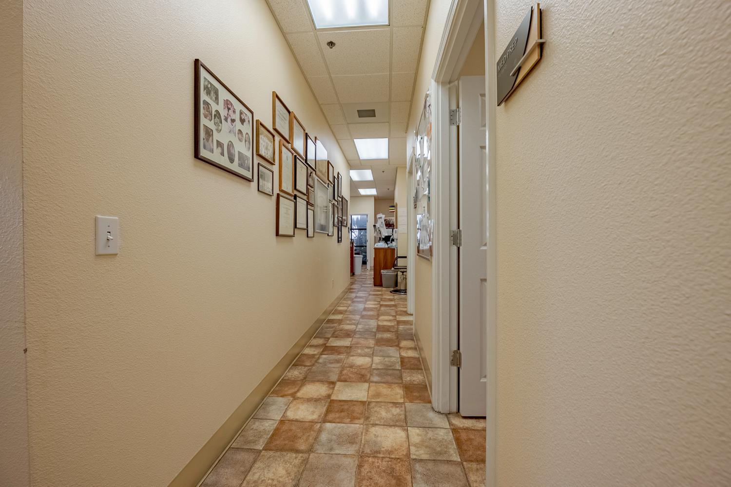 Detail Gallery Image 12 of 32 For 410 E Yosemite Ave #B,  Merced,  CA 95340 - – Beds | – Baths