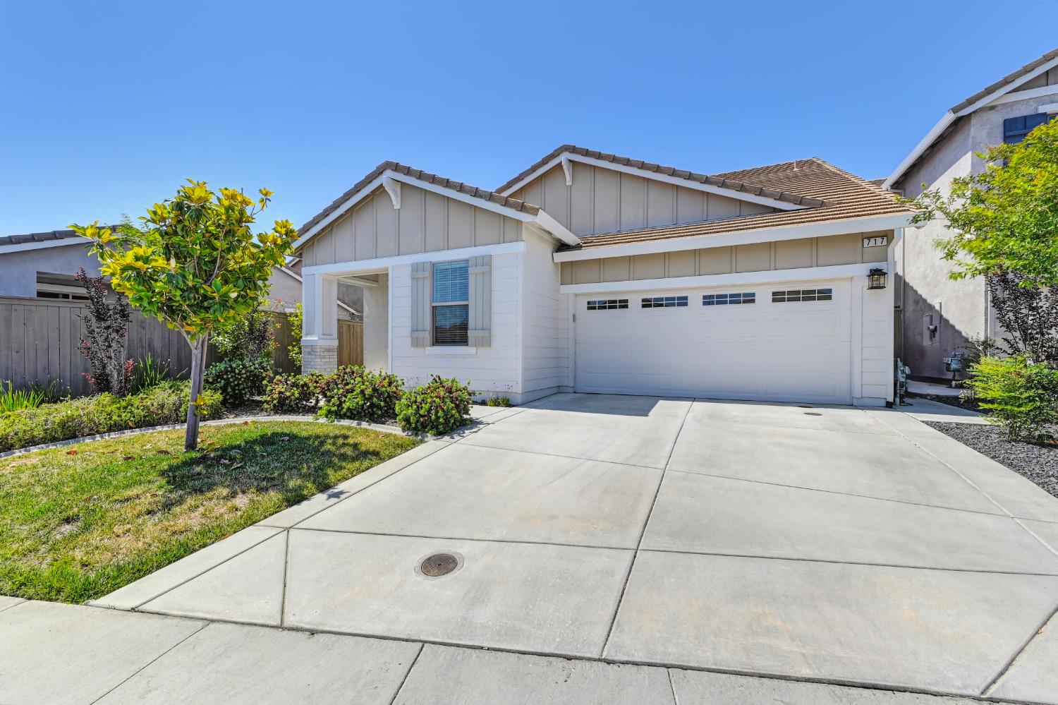 Swallowtail Court, Roseville, California image 2