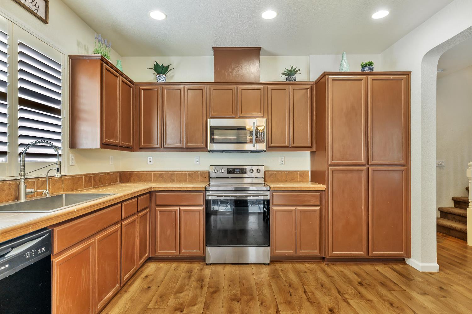 Greenleaf Street, Manteca, California image 11