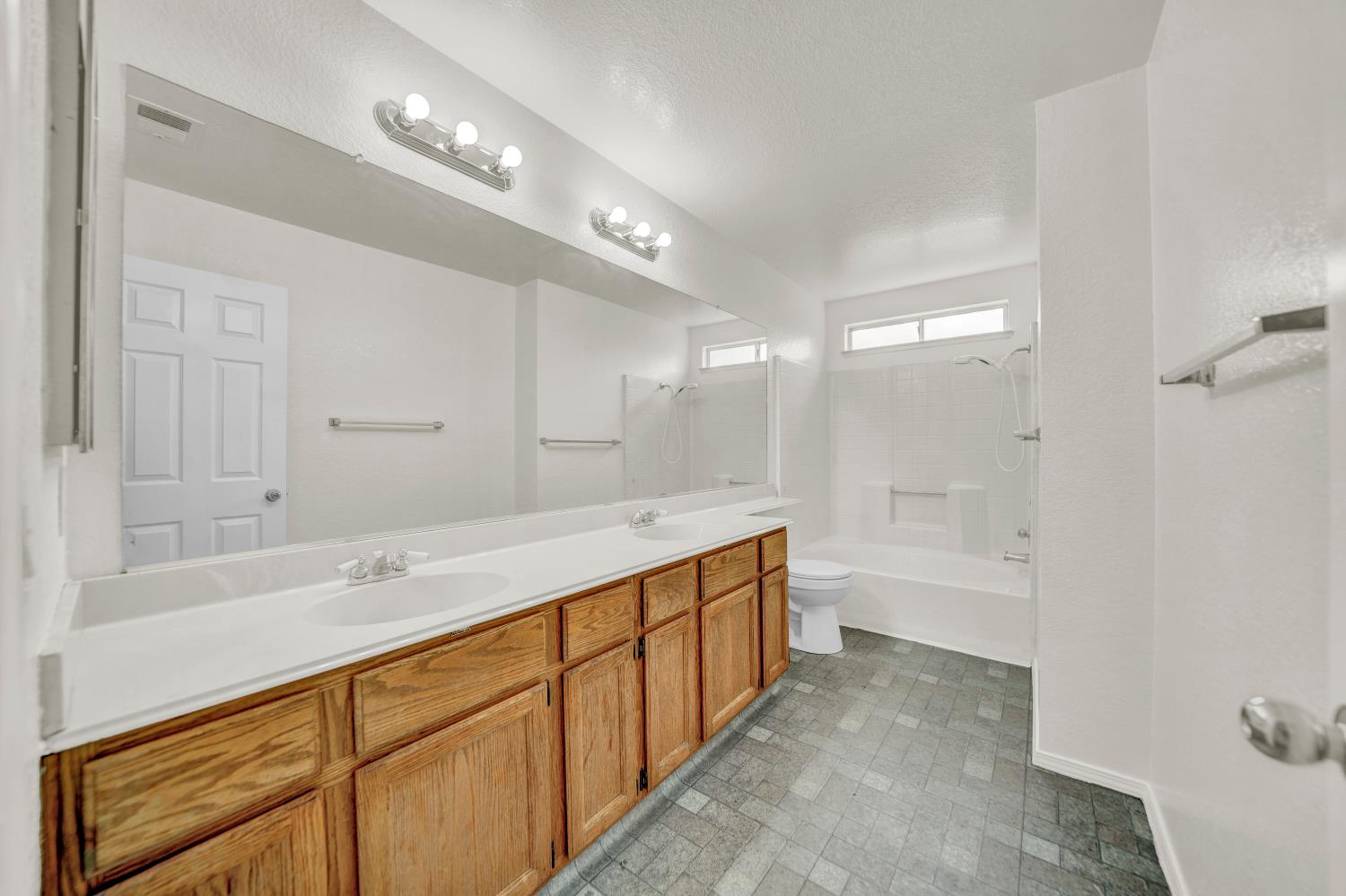 Stone Terrace, Modesto, California image 14