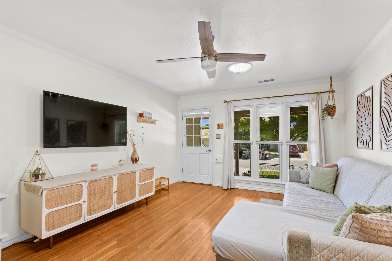 La Campana Way, Sacramento, California image 9