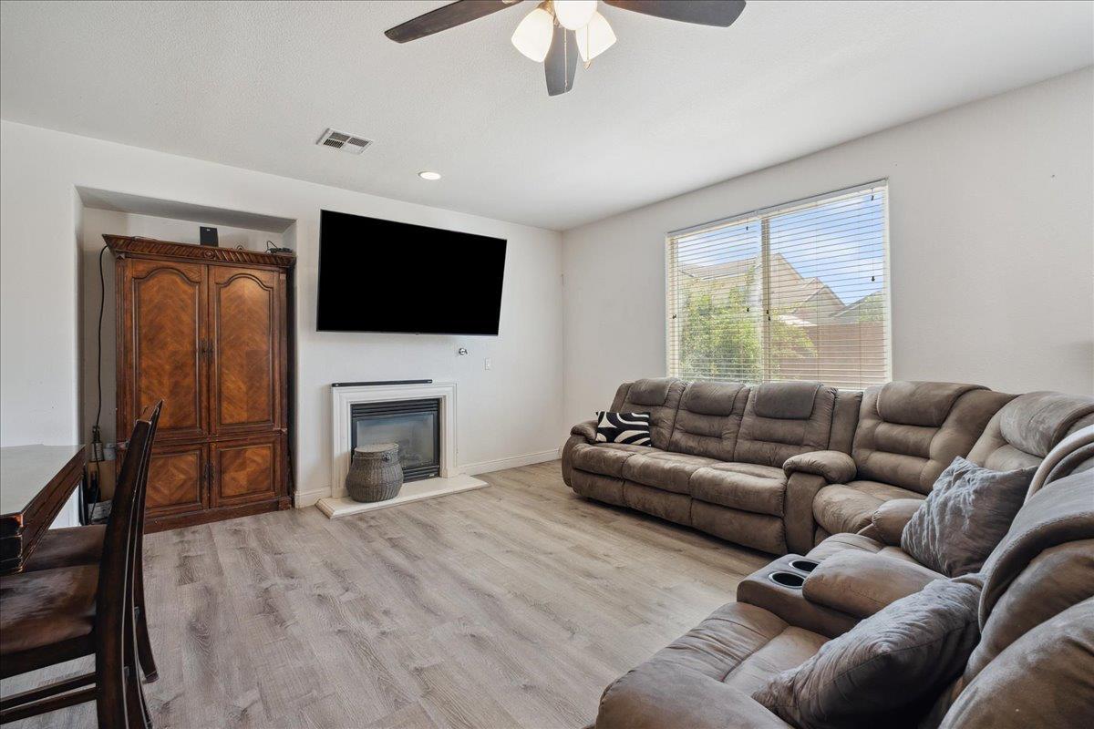 Sutter Creek Court, Patterson, California image 17
