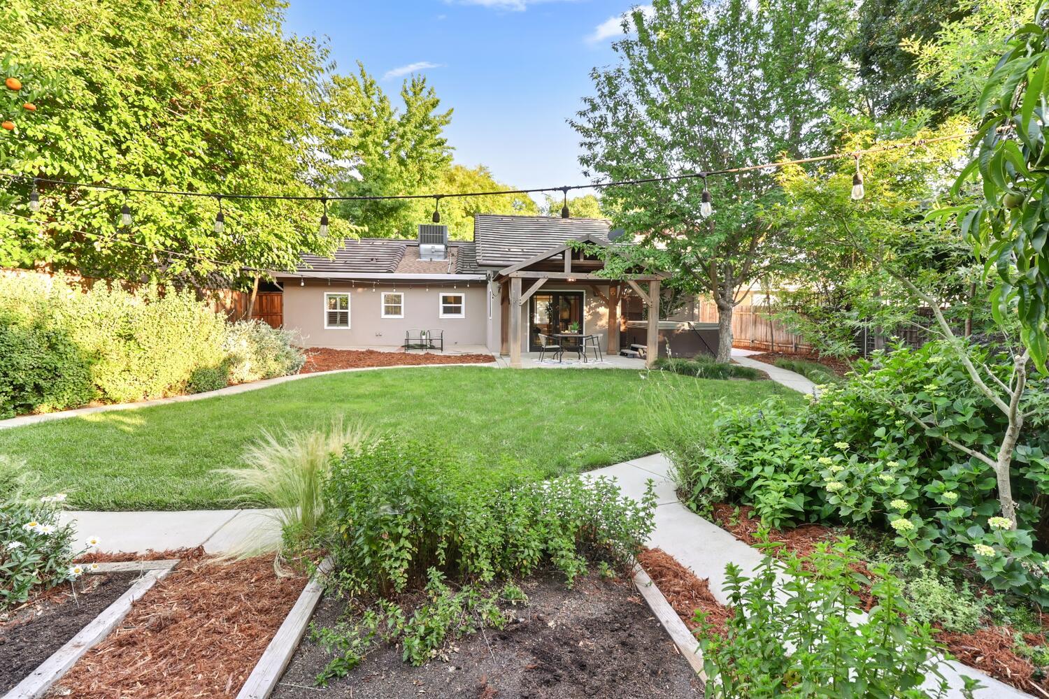 Esperanza Drive, Sacramento, California image 36