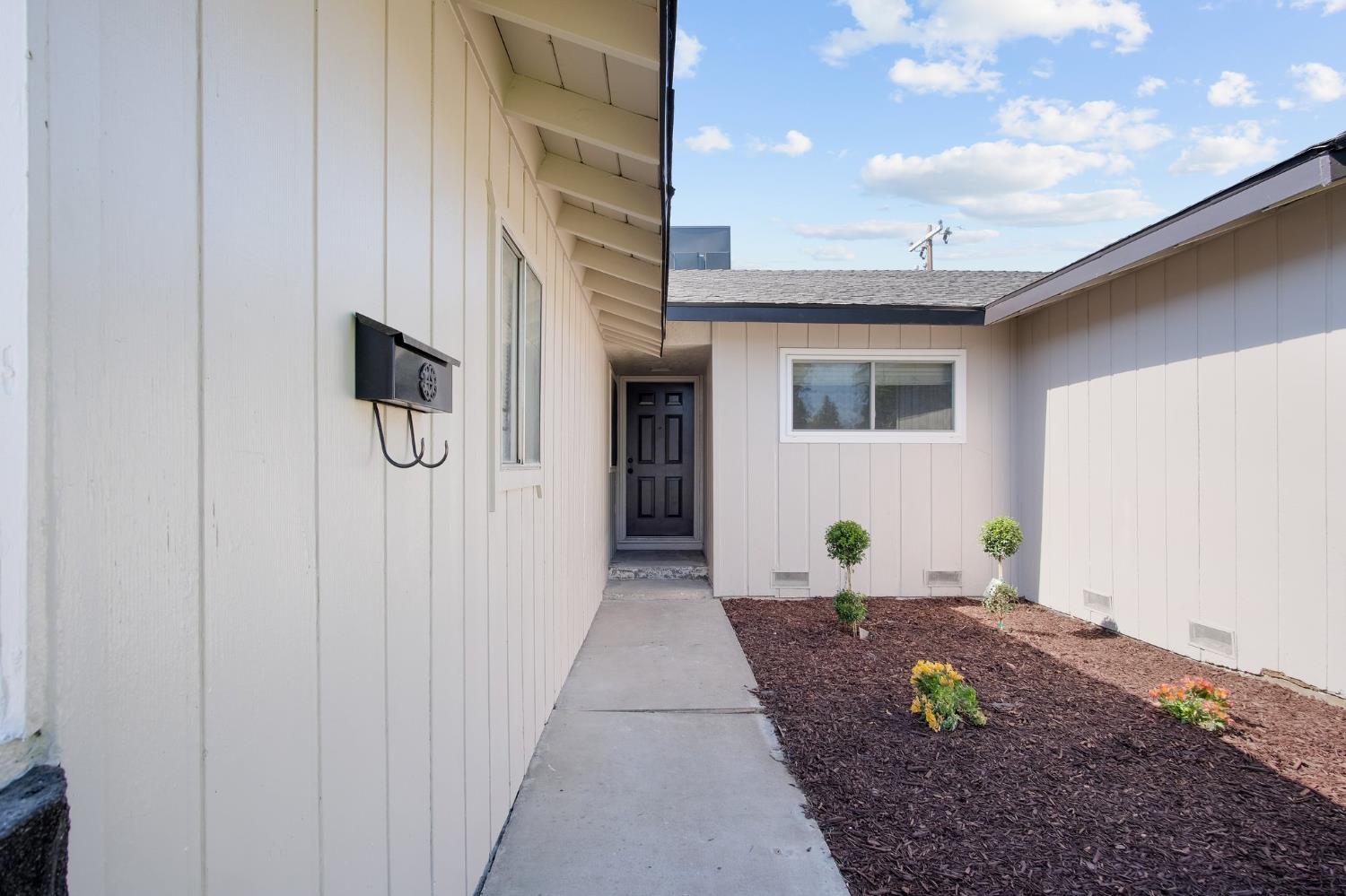 W Los Felis Avenue, Stockton, California image 29
