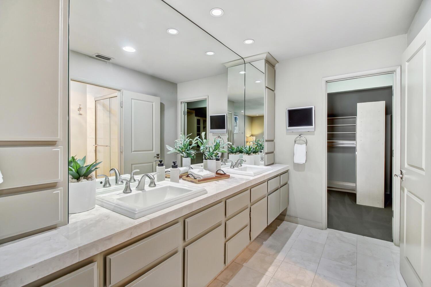Dunbarton Circle, Sacramento, California image 30