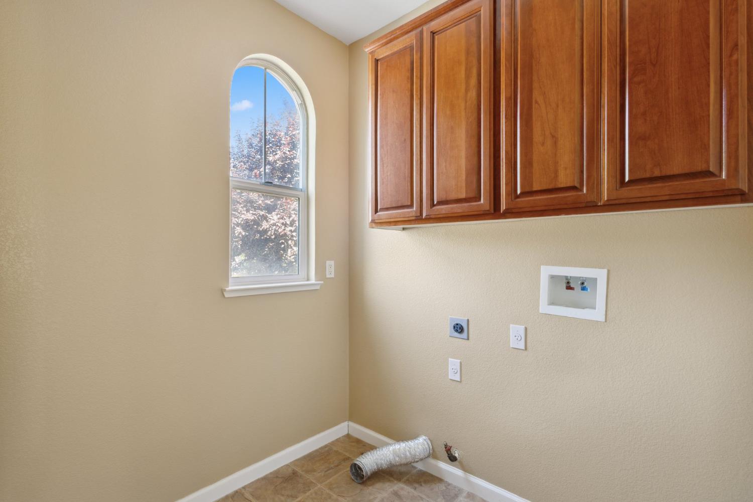 Sarazen Place, Patterson, California image 37