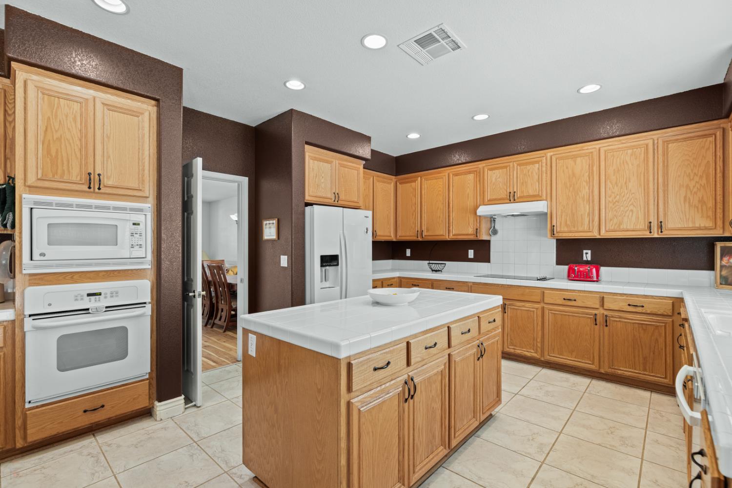Glenbrook Drive, Tracy, California image 13