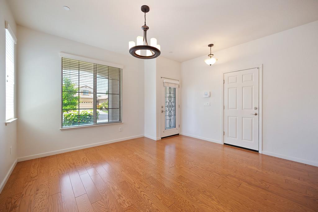 Alsace Court, Roseville, California image 5