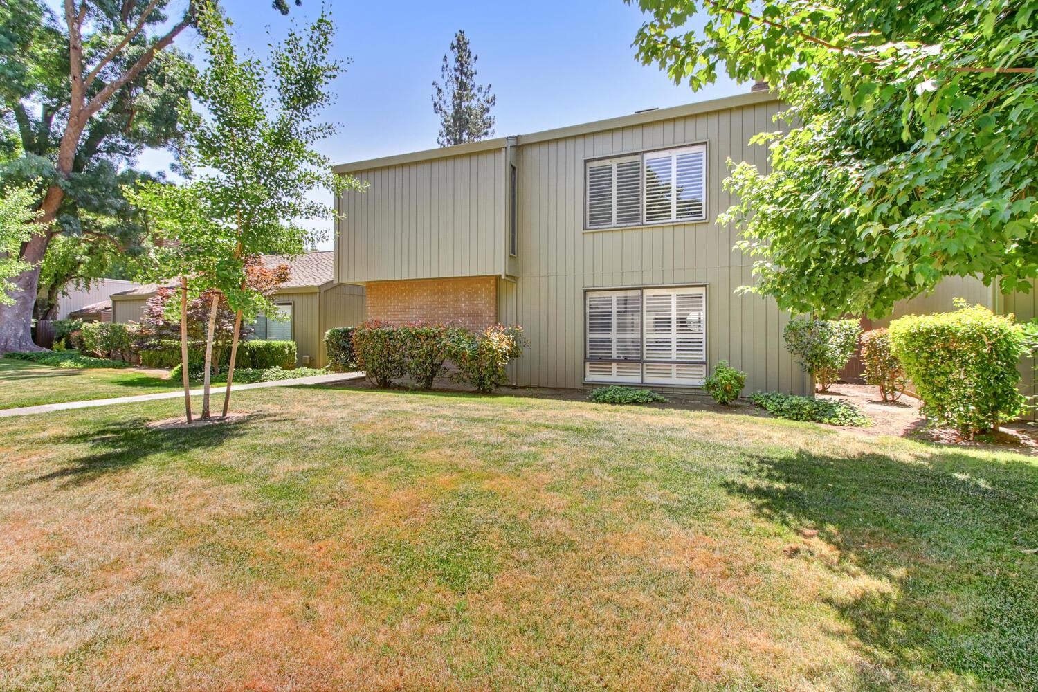 Dunbarton Circle, Sacramento, California image 2