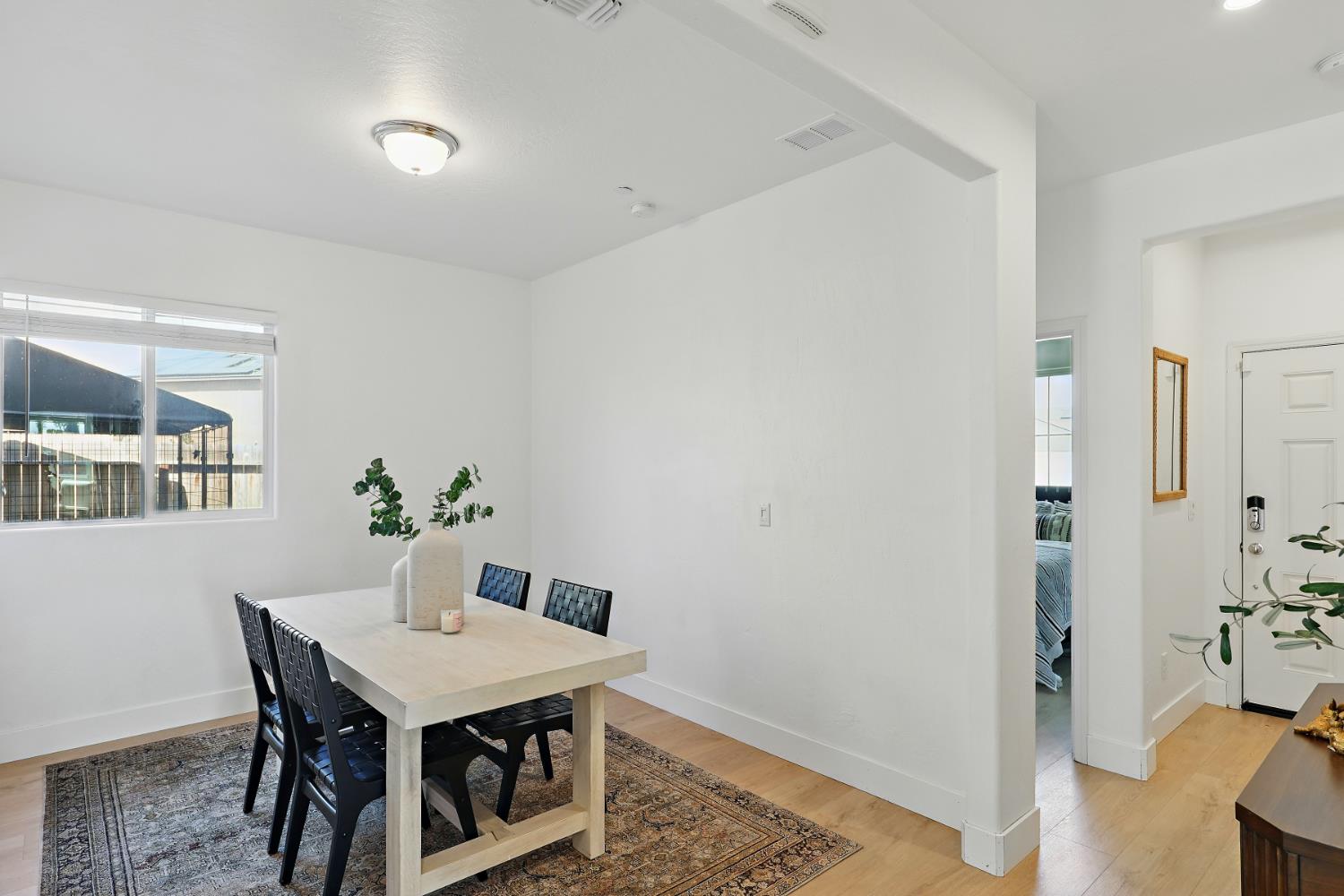 Alma Court, Chowchilla, California image 3