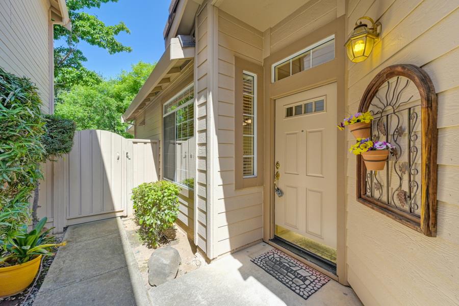 Heritage Meadow Lane, Citrus Heights, California image 4