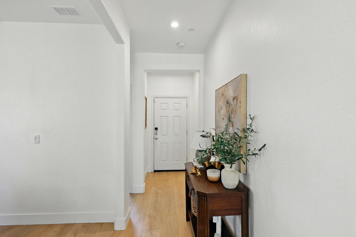Alma Court, Chowchilla, California image 2