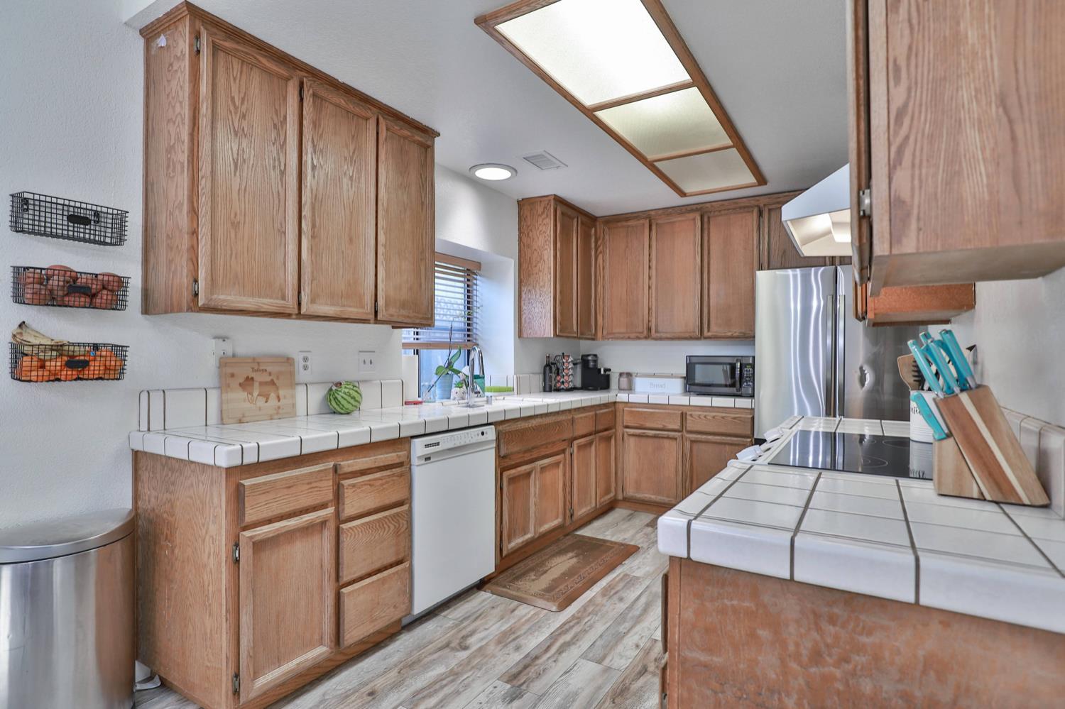 Falcon Meadow Dr Drive, Elk Grove, California image 6