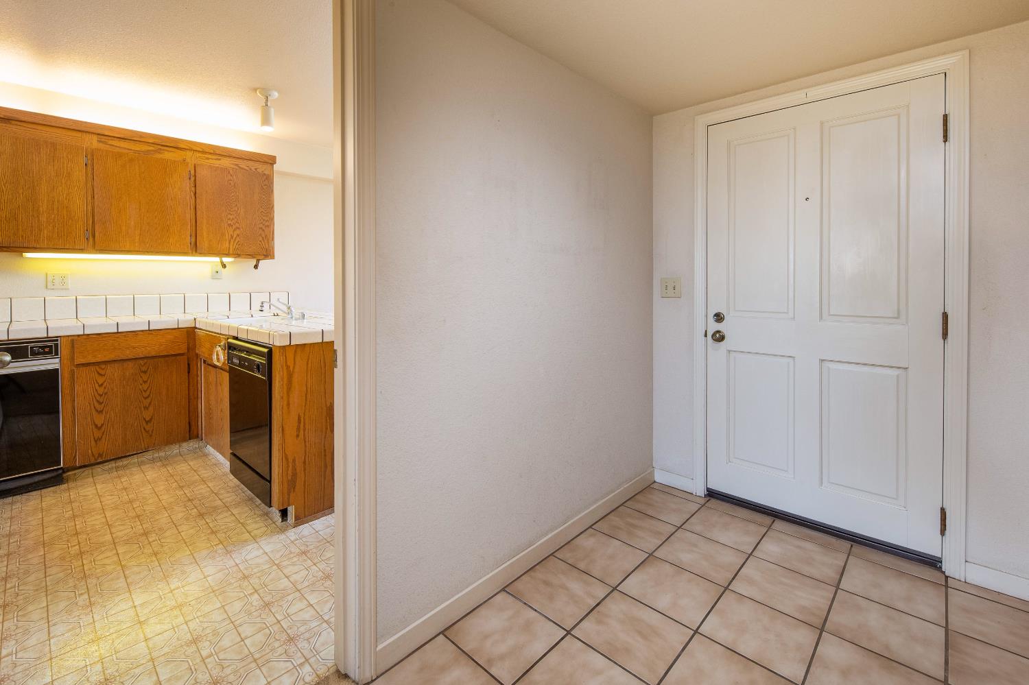 Embarcadero Drive #23, Stockton, California image 4
