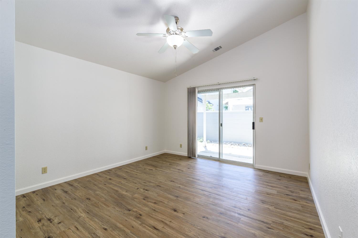 Crestwood Avenue, Manteca, California image 14