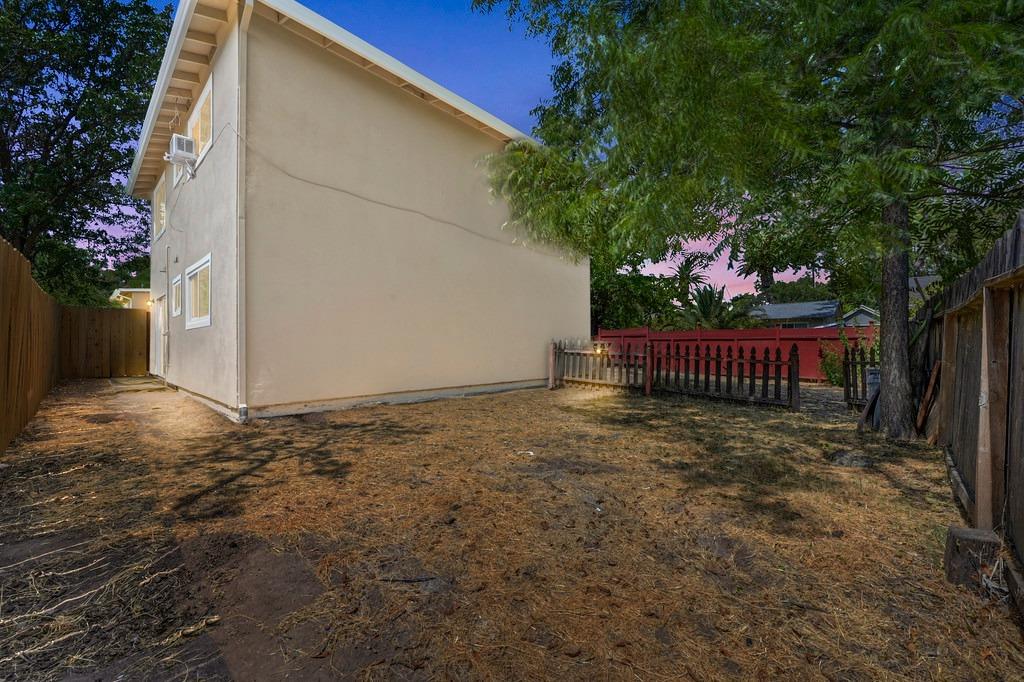 Ash Street, Roseville, California image 20