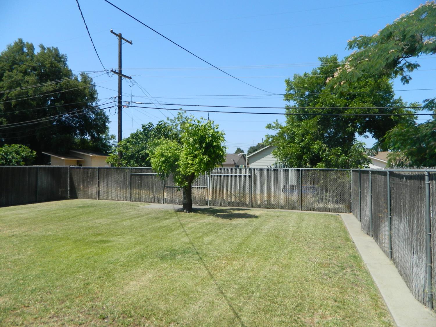 N Sierra Nevada Street, Stockton, California image 13