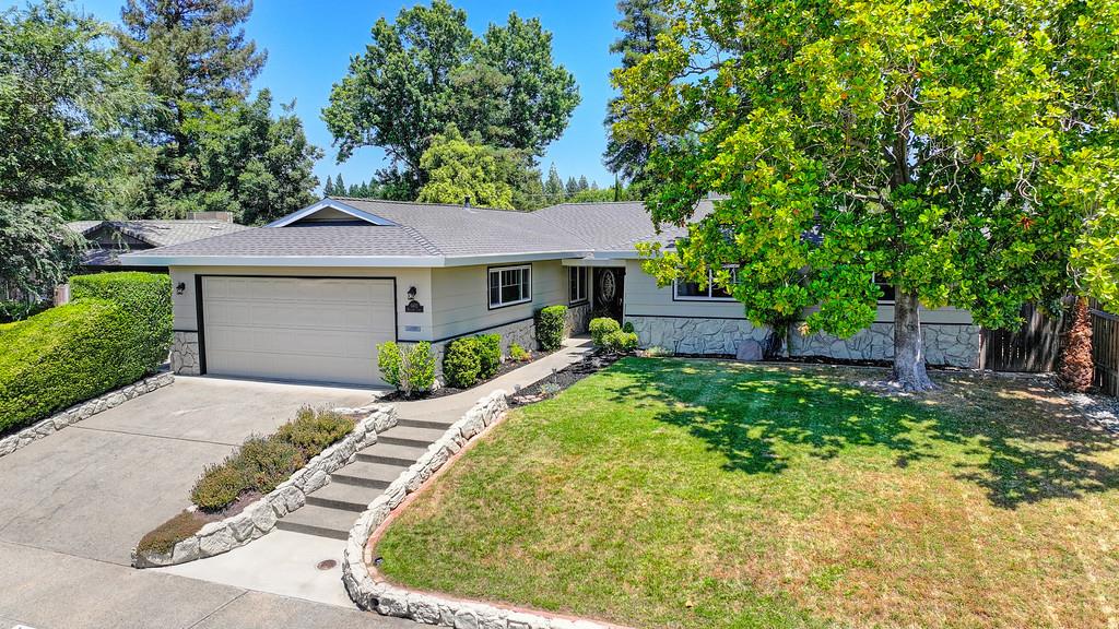 Mallard Lane, Roseville, California image 2