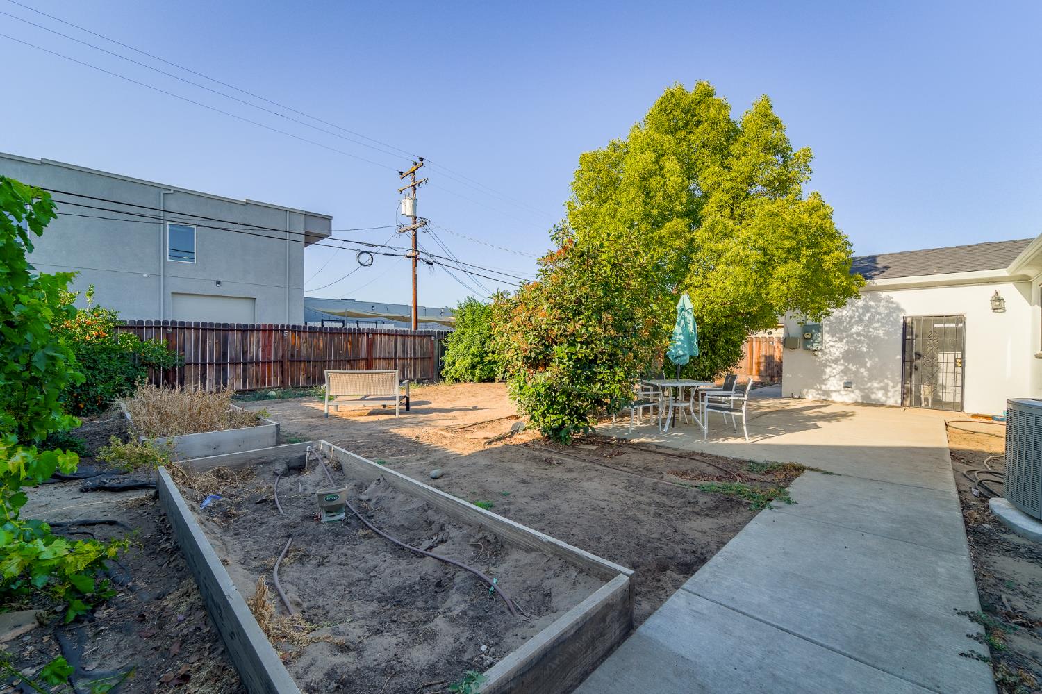 Dot Way, Manteca, California image 24