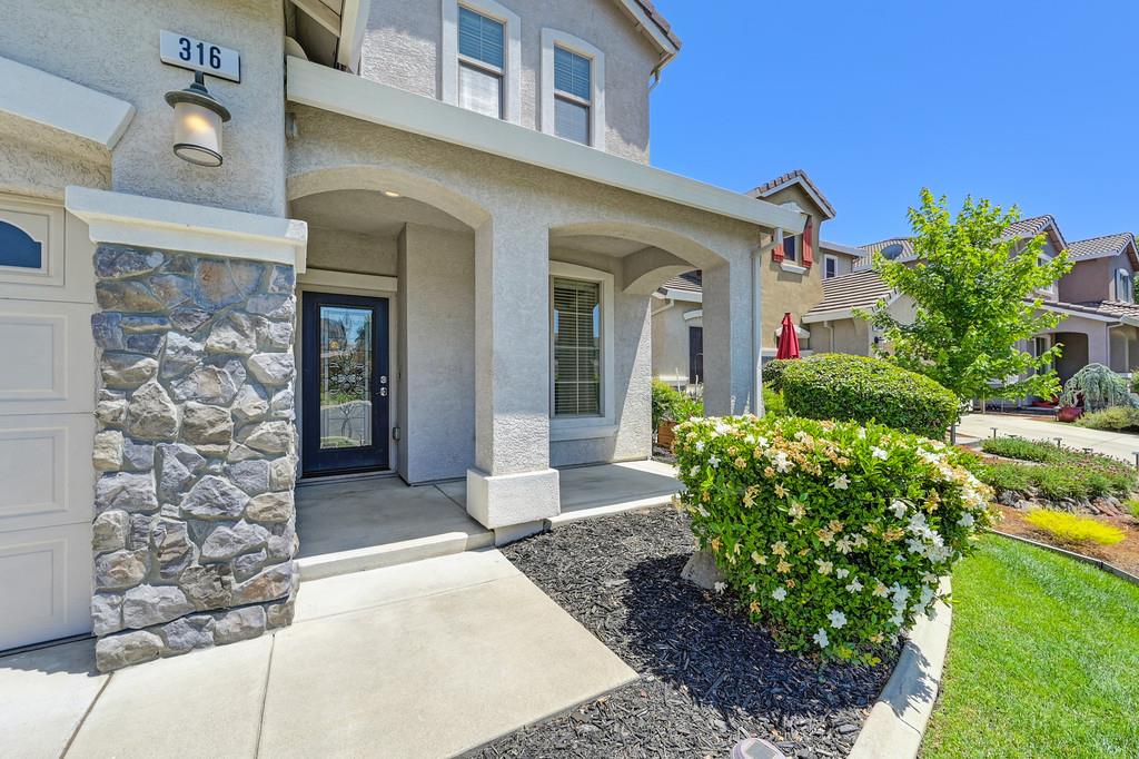 Alsace Court, Roseville, California image 2