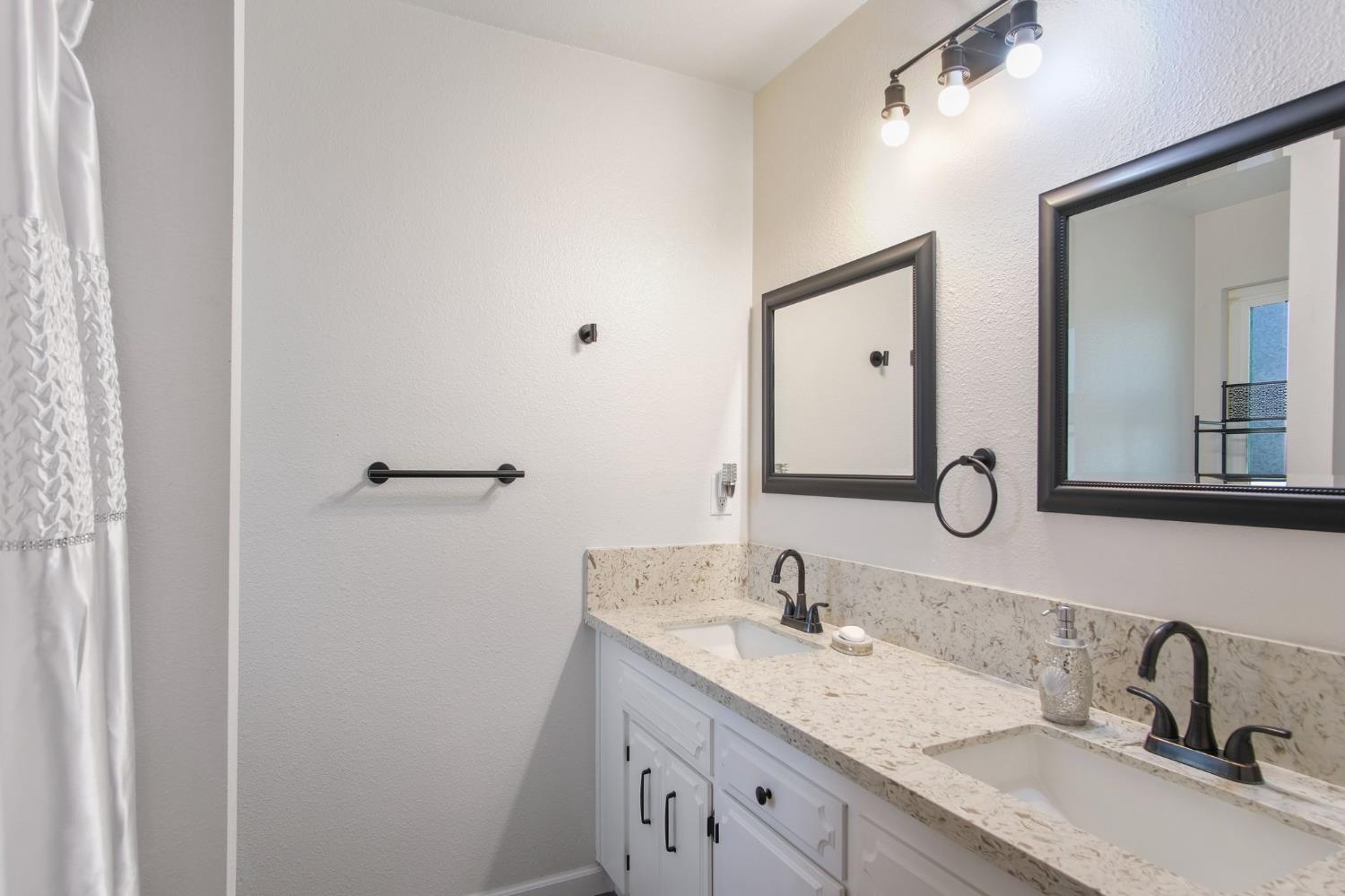 Detail Gallery Image 10 of 24 For 372 Terri Dr, Atwater,  CA 95301 - 3 Beds | 2 Baths