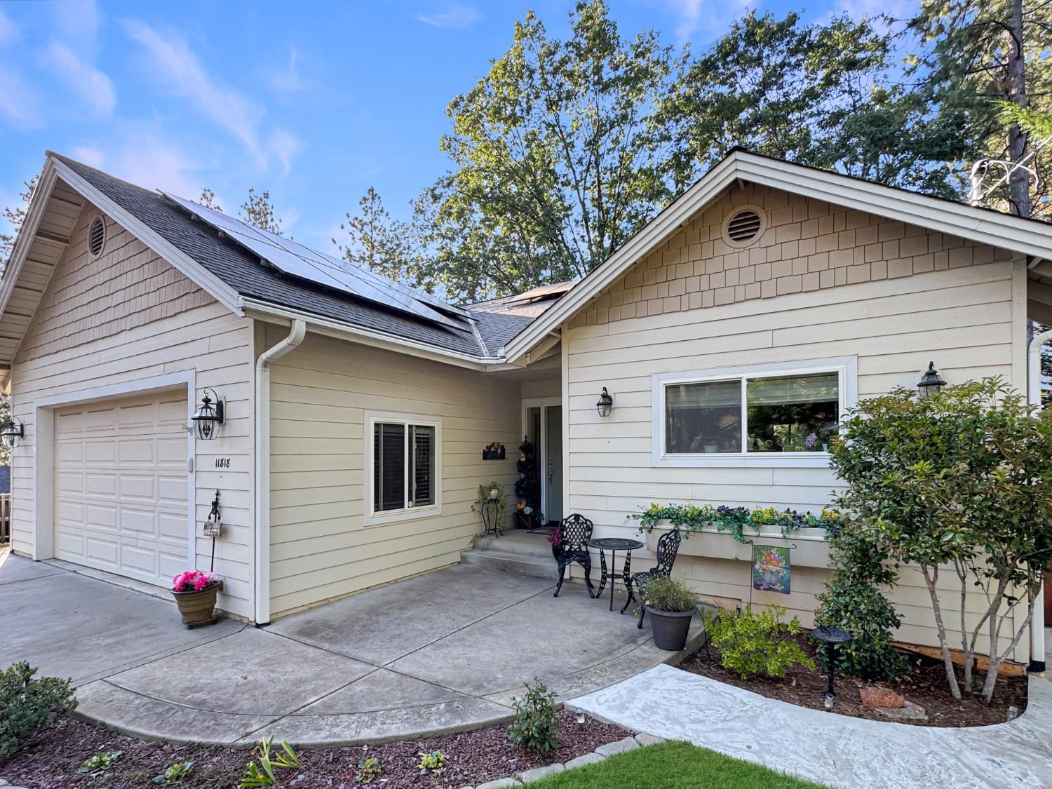 Upper Circle Drive, Grass Valley, California image 30
