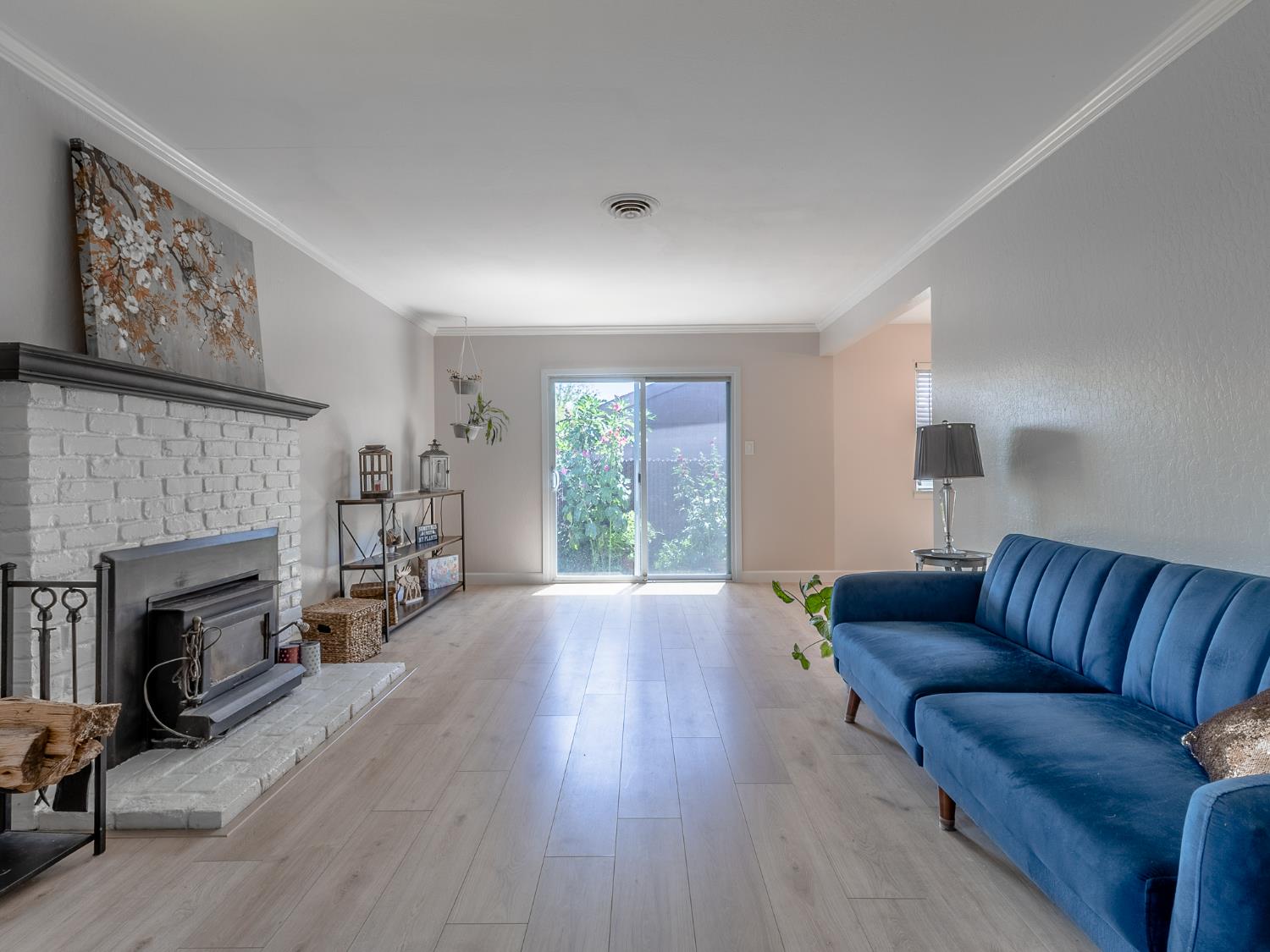 Laurel Avenue, Olivehurst, California image 10